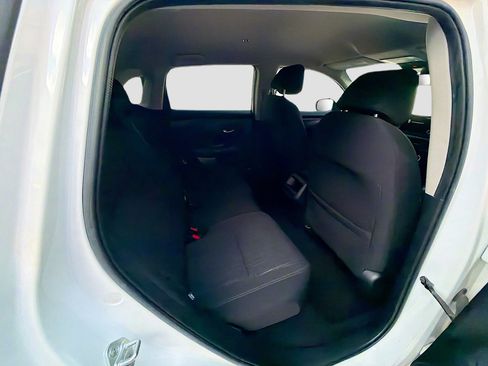 Certified 2023 Honda HR-V LX image 27