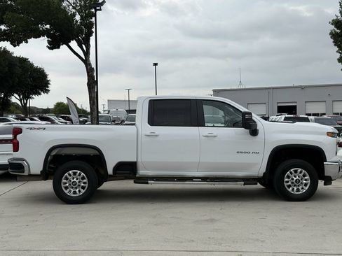 Used 2025 Chevrolet Silverado 2500 LT w/ Convenience Package AWD/4WD image 3