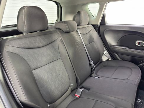 Used 2016 Kia Soul image 29