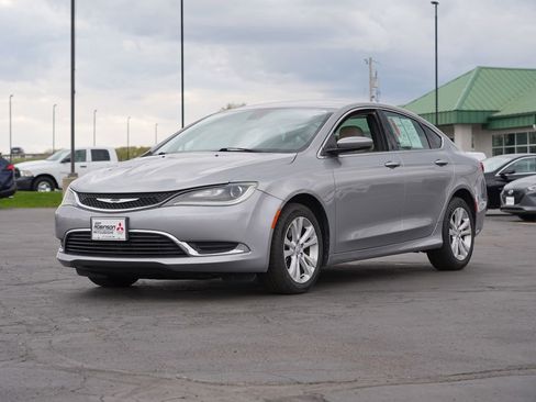 Used 2015 Chrysler 200 Limited FWD image 7