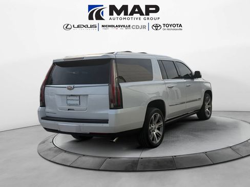 Used 2016 Cadillac Escalade ESV Premium image 5