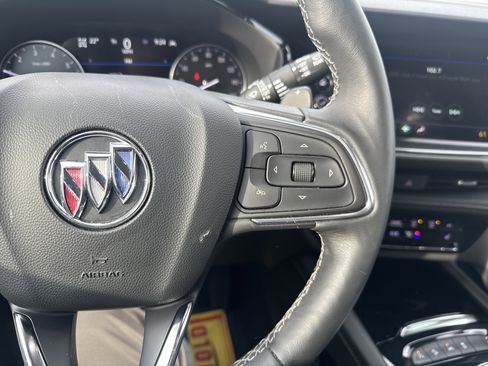 Used 2023 Buick Envision Essence image 19