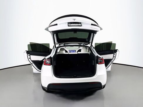 Used 2021 Tesla Model Y Performance image 30