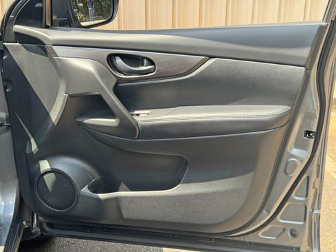 Used 2020 Nissan Rogue Sport S w/ Appearance Package FWD image 36