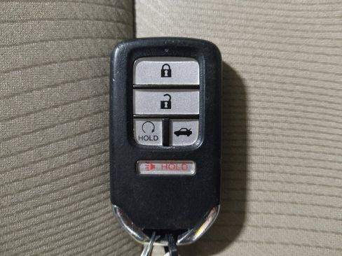 Used 2017 Honda Accord EX image 32