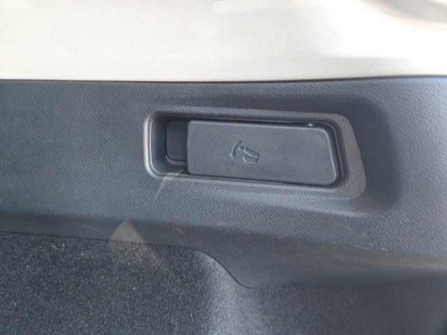Used 2021 Nissan Rogue SL AWD/4WD image 16