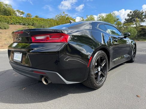 Used 2018 Chevrolet Camaro LT image 5