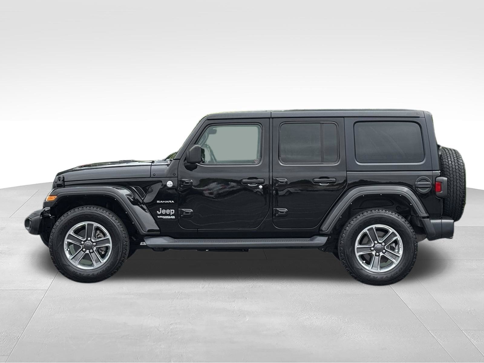 Used 2021 Jeep Wrangler Unlimited Sahara w/ Uconnect 4C Nav & Sound Group AWD/4WD image 8