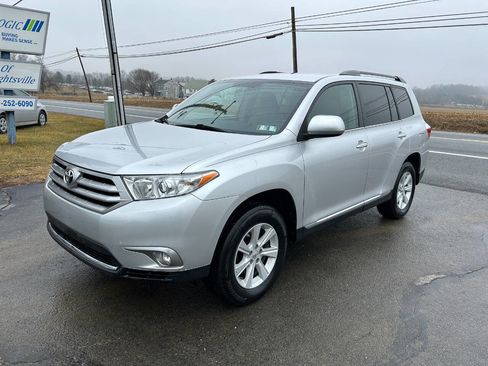 Used 2013 Toyota Highlander Plus image 6