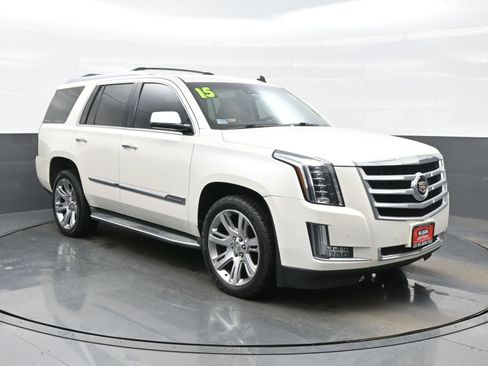 Used 2015 Cadillac Escalade Luxury image 8
