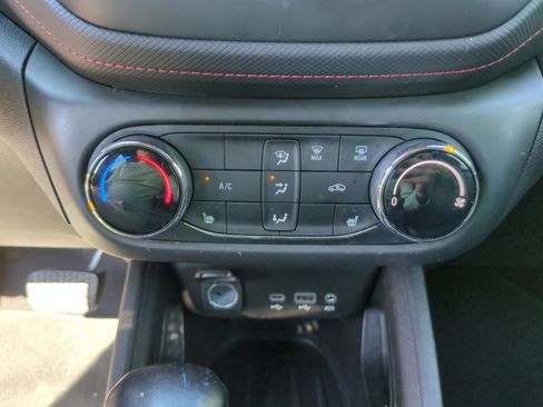 Used 2022 Chevrolet TrailBlazer RS AWD/4WD image 27