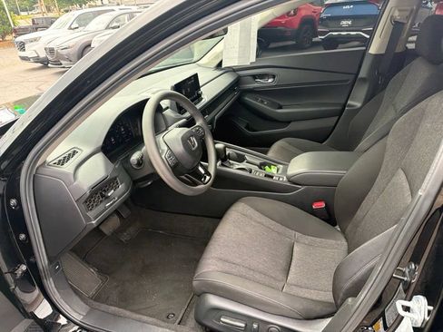 Used 2025 Honda Accord SE image 12