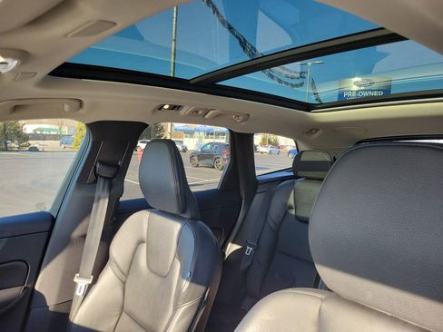 Used 2021 Volvo XC60 T5 Momentum w/ Advanced Package image 20