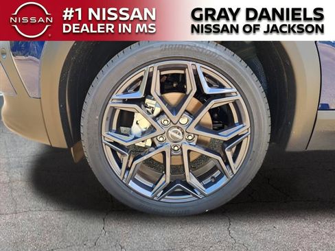 New 2025 Nissan Kicks SR image 19