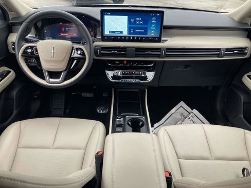 New 2025 Lincoln Corsair FWD w/ Equipment Group 101A image 18