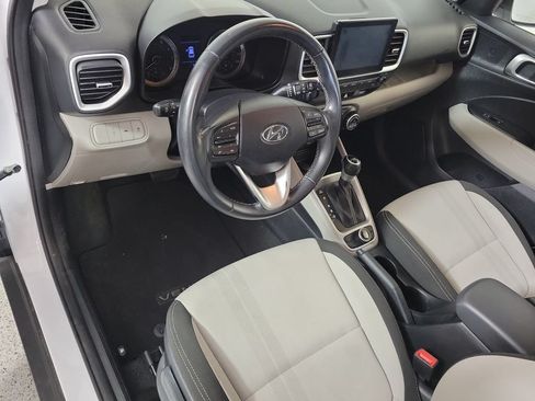 Used 2022 Hyundai Venue SEL w/ Cargo Package FWD image 11