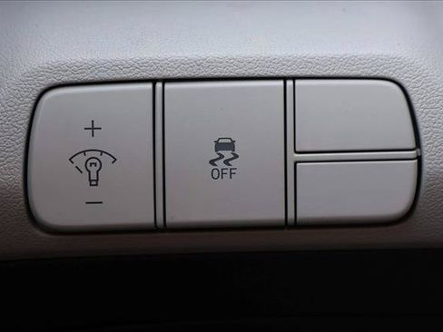 Certified 2024 Hyundai Elantra Limited FWD image 13