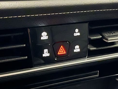 New 2026 Volkswagen Atlas Cross Sport SE image 13