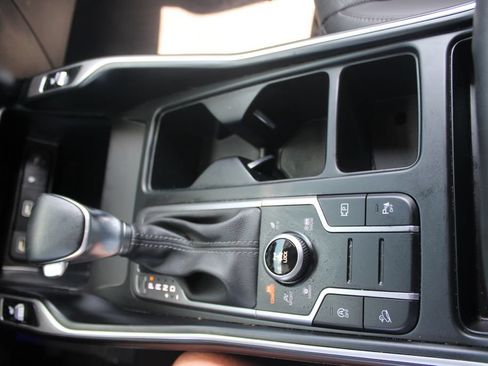 Used 2023 Kia Sorento S w/ Panoramic Sunroof Package AWD/4WD image 46