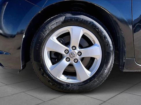 Used 2011 Toyota Sienna LE image 11