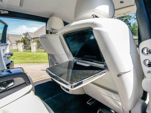 Used 2020 Rolls-Royce Phantom Sedan RWD image 45
