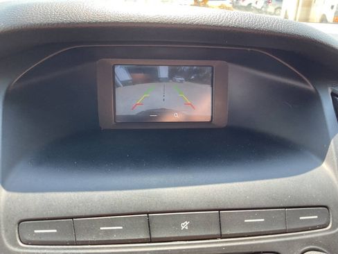 Used 2018 Ford Focus SE FWD image 15