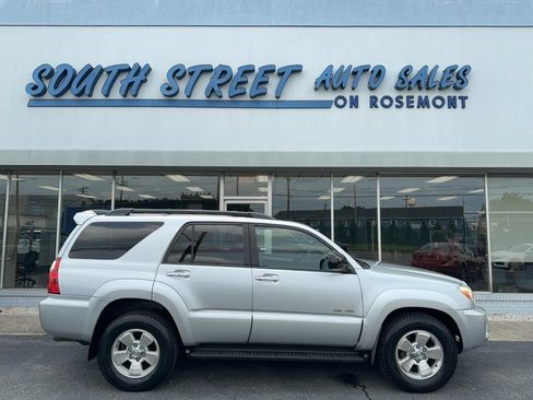 Used 2007 Toyota 4Runner SR5 AWD/4WD image 1