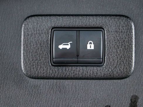 Used 2023 Nissan Armada SL w/ Midnight Edition Package RWD image 33