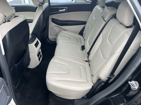 Used 2017 Ford Edge Titanium w/ Technology Package FWD image 16