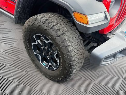 Used 2023 Jeep Wrangler Unlimited Rubicon 4xe w/ Cold Weather Group AWD/4WD image 5