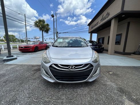 Used 2015 Hyundai Elantra GT FWD image 3