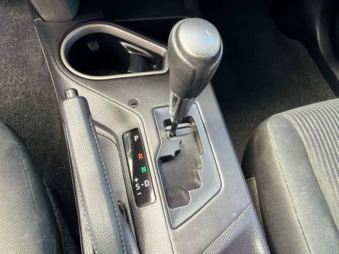 Used 2018 Toyota RAV4 LE AWD/4WD image 20