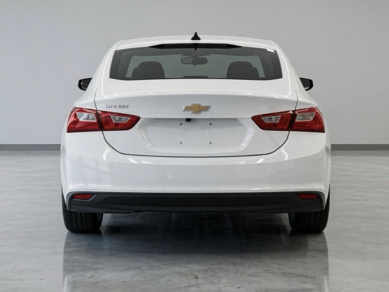 Used 2023 Chevrolet Malibu LS FWD image 4