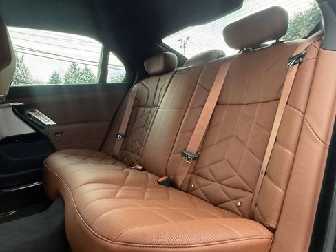 Used 2024 BMW 760i xDrive w/ Executive Package AWD/4WD image 28
