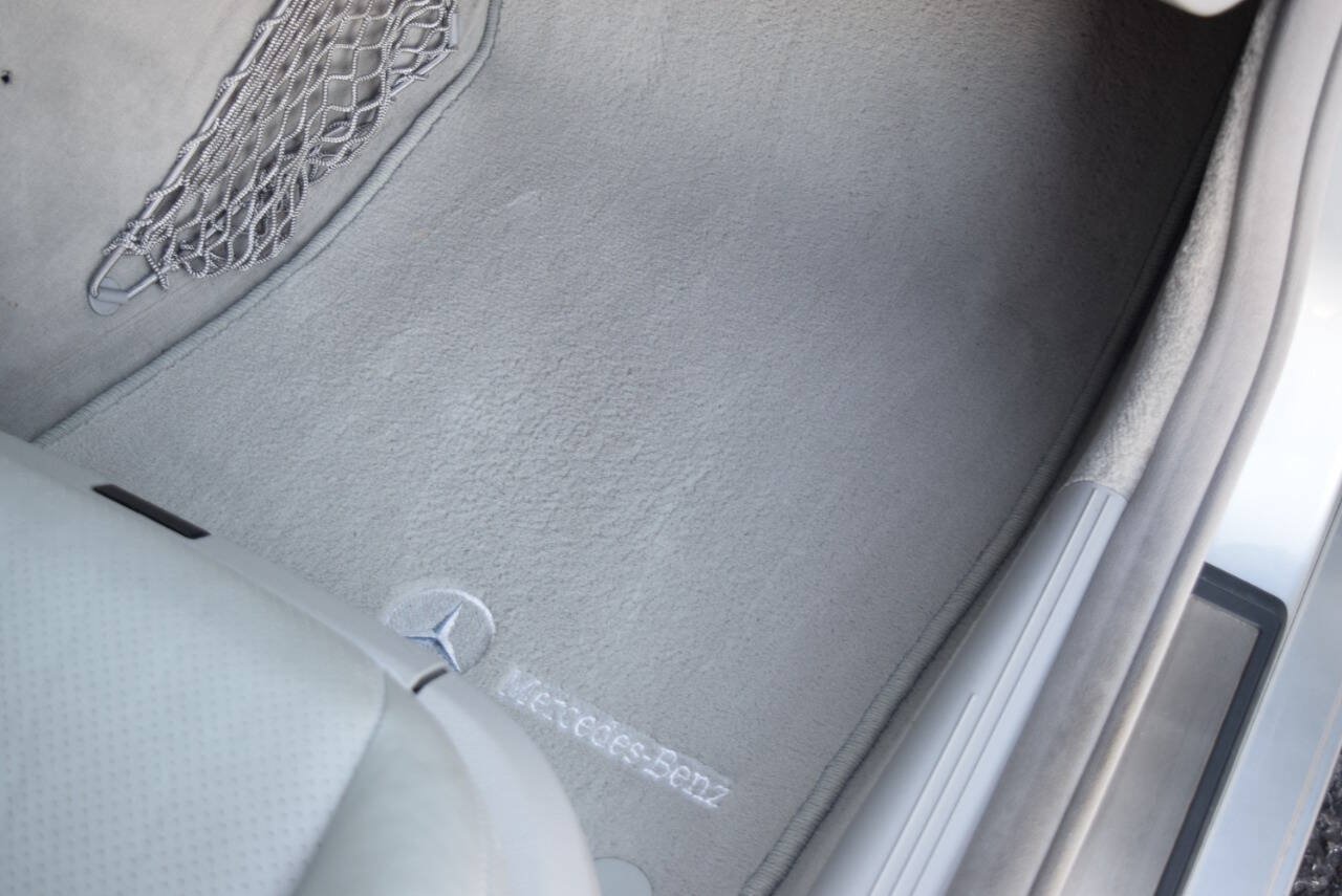 Used 2004 Mercedes-Benz E 500 Sedan image 48