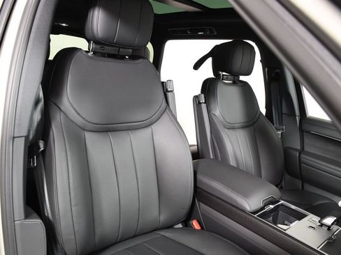New 2026 Land Rover Range Rover Long Wheelbase SE AWD/4WD image 19