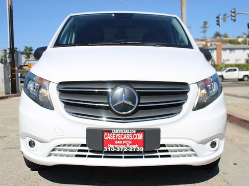 Used 2022 Mercedes-Benz Metris image 9