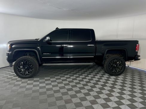 Used 2018 GMC Sierra 1500 Denali w/ Denali Ultimate Package AWD/4WD image 2