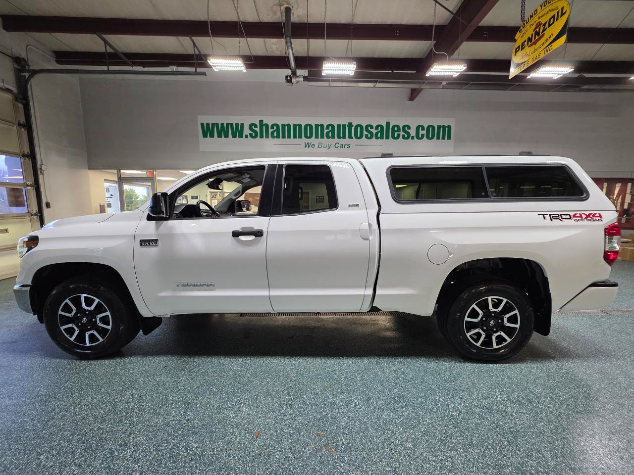 Used 2019 Toyota Tundra SR5 w/ TRD Off Road Package AWD/4WD image 11