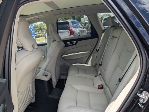 New 2025 Volvo XC60 T8 Core image 15