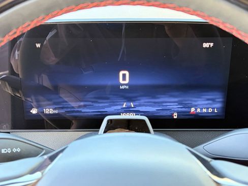 Used 2025 Chevrolet Traverse RS FWD image 24