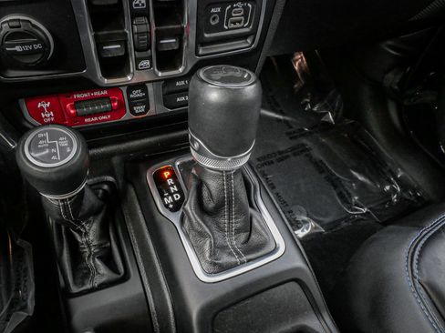 Used 2024 Jeep Wrangler Unlimited Rubicon 4xe image 26