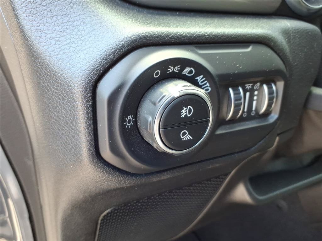 Used 2021 Jeep Gladiator Overland w/ Safety Group AWD/4WD image 9