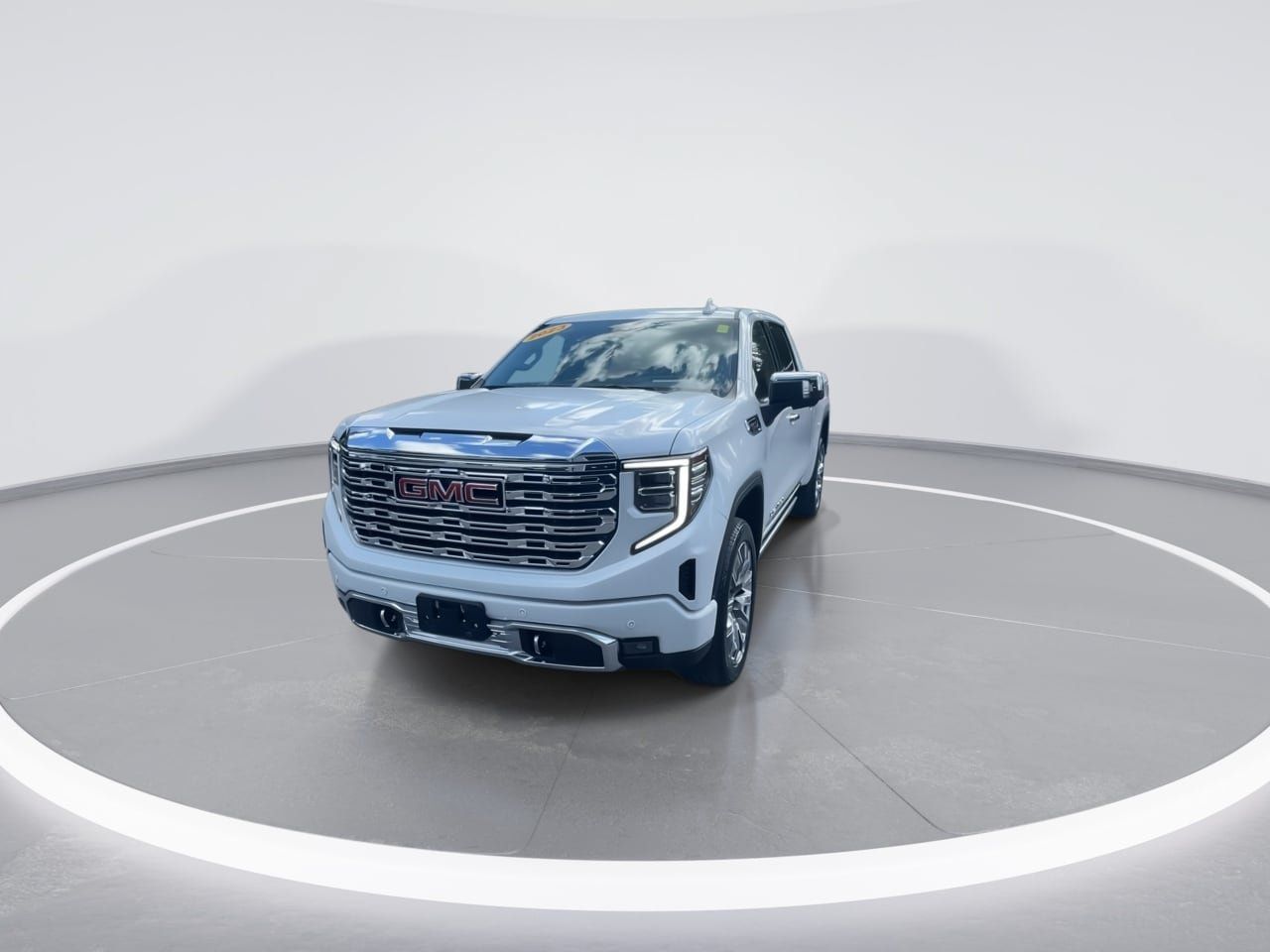 Used 2023 GMC Sierra 1500 Denali w/ Denali Reserve Package AWD/4WD image 5