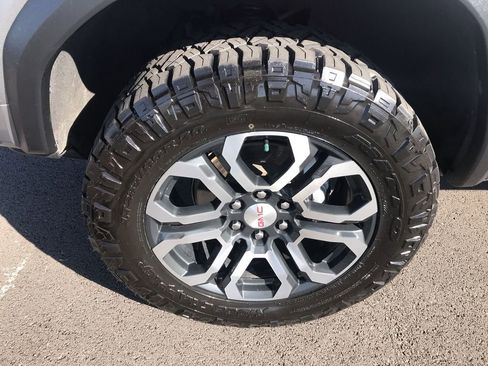 Used 2023 GMC Canyon AT4 AWD/4WD image 10