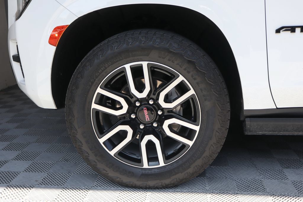 Used 2024 GMC Yukon AT4 w/ Technology Package AWD/4WD image 52