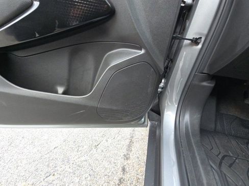 Used 2025 Chevrolet Trax RS w/ Driver Confidence Package image 21