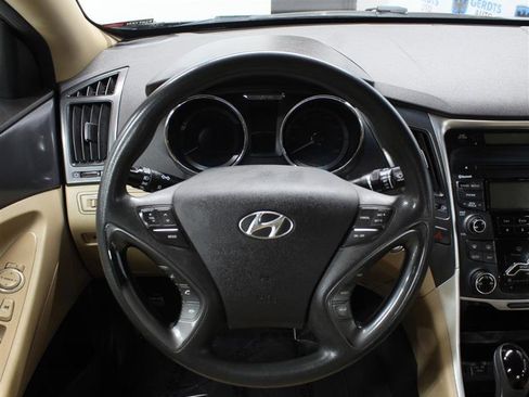 Used 2013 Hyundai Sonata Hybrid image 14