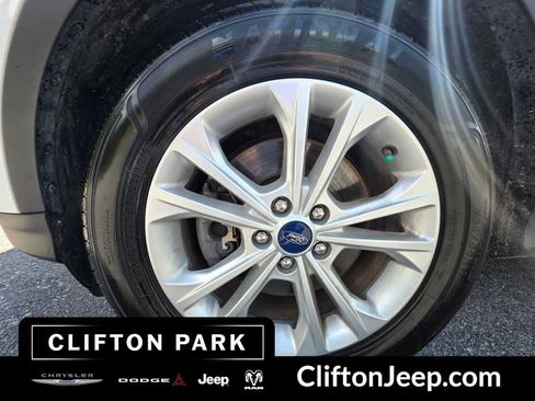 Used 2019 Ford Escape SE AWD/4WD image 29