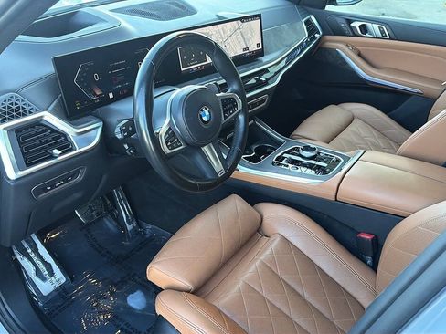 Used 2024 BMW X7 xDrive40i w/ M Sport Package AWD/4WD image 5